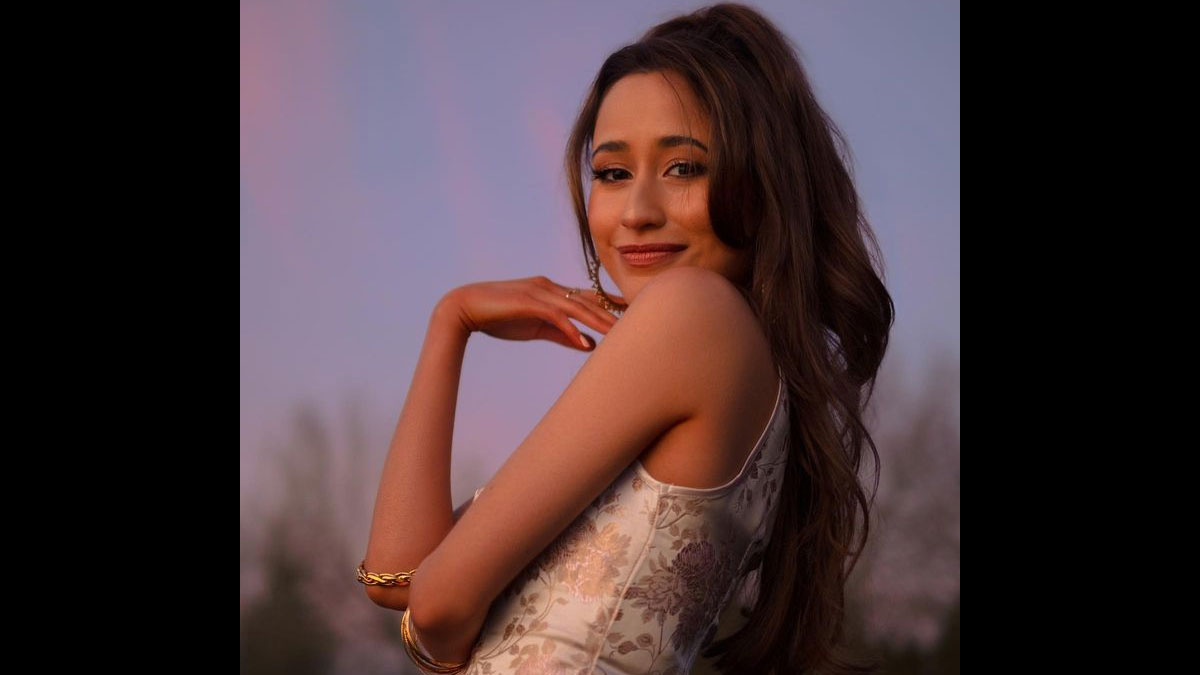 Zenia Marshall Bio